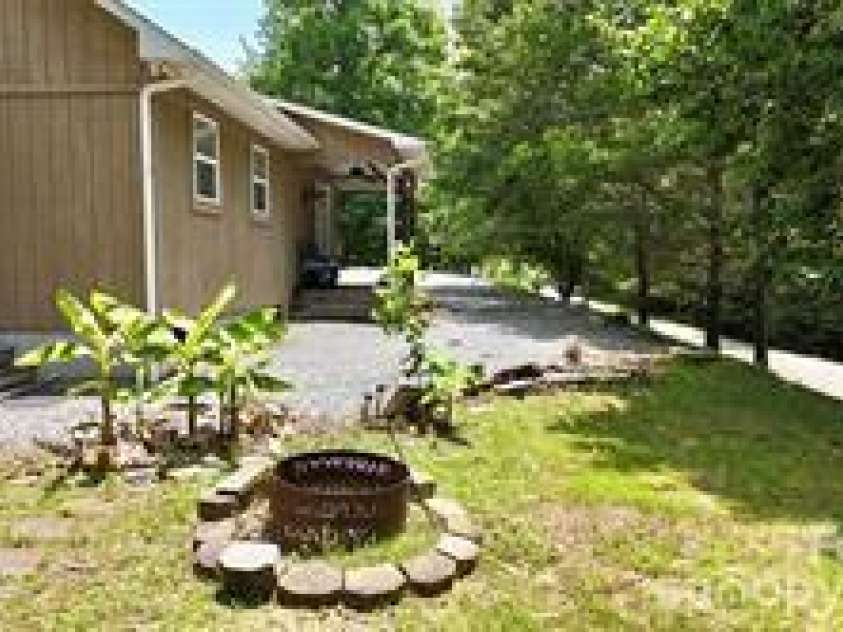 37 Coyote Drive, Marion, NC 28752.  MLS# CAR4368436, YatesRealty ID 10075. 