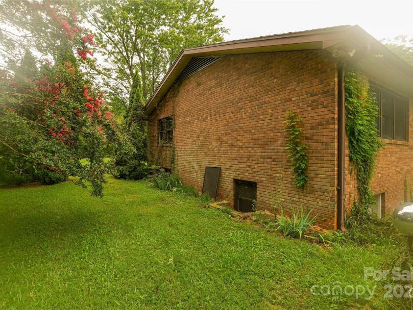 44097 Nc 740 Highway, New London, NC 28127.  MLS# CAR4161324, YatesRealty ID 10075. 