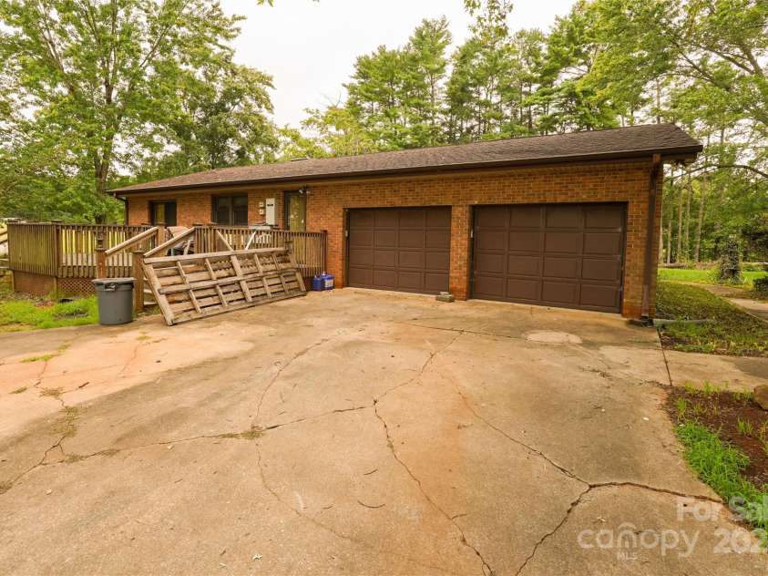 44097 Nc 740 Highway, New London, NC 28127.  MLS# CAR4161324, YatesRealty ID 10075. 