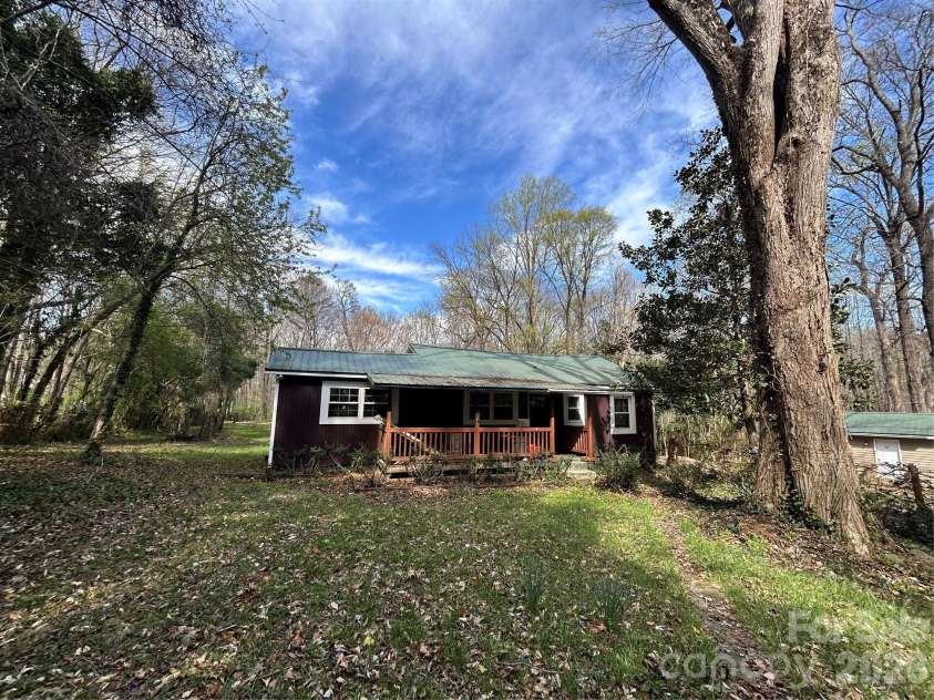 4019 Durham Lane, Charlotte, NC 28269.  MLS# CAR4360079, YatesRealty ID 10077. 
