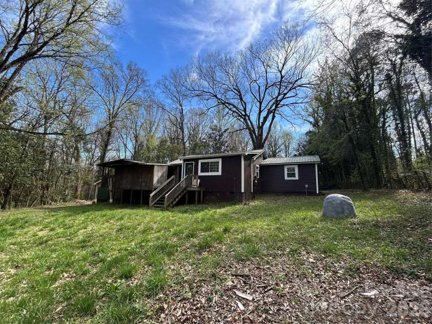 4019 Durham Lane, Charlotte, NC 28269.  MLS# CAR4360079, YatesRealty ID 10077. 