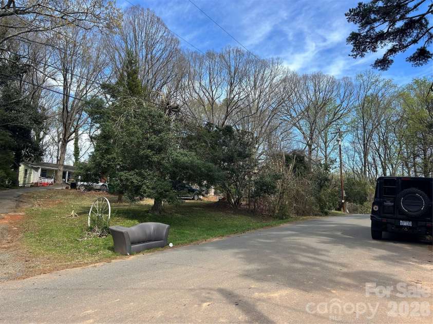 4019 Durham Lane, Charlotte, NC 28269.  MLS# CAR4360079, YatesRealty ID 10077. 