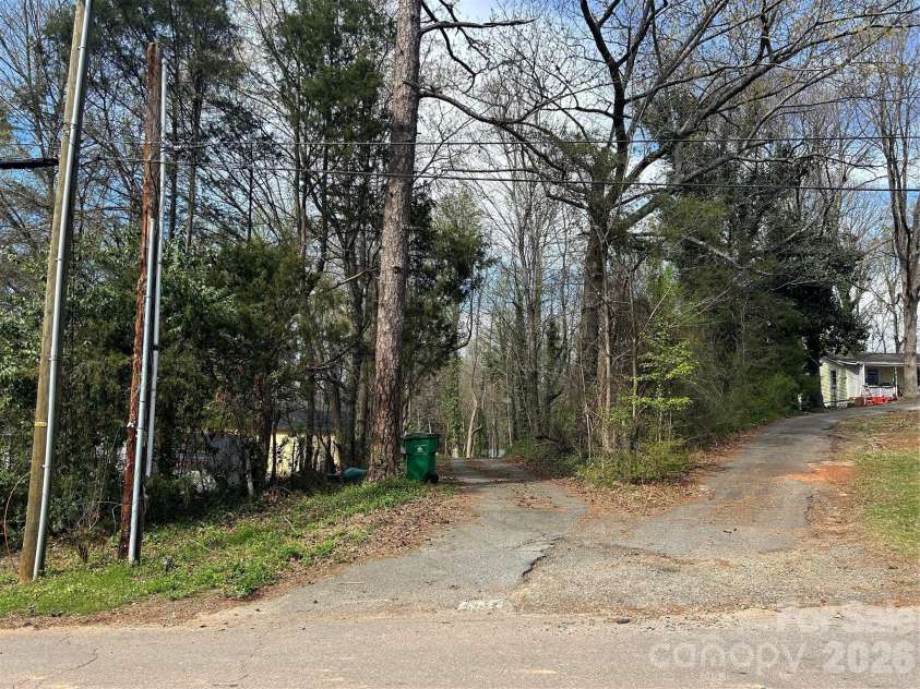 4019 Durham Lane, Charlotte, NC 28269.  MLS# CAR4360079, YatesRealty ID 10077. 