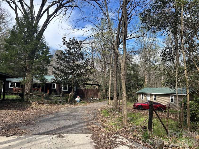 4019 Durham Lane, Charlotte, NC 28269.  MLS# CAR4360079, YatesRealty ID 10077. 