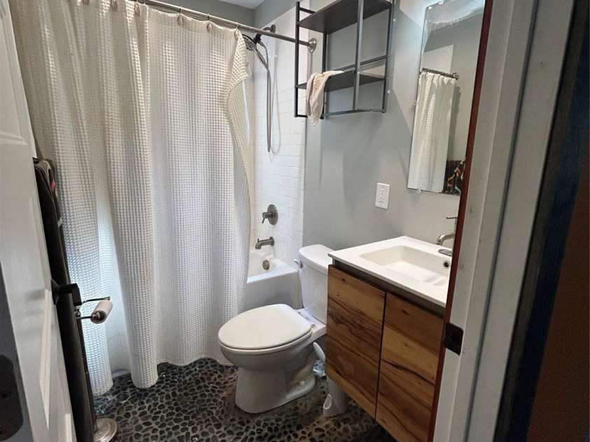 4019 Durham Lane, Charlotte, NC 28269.  MLS# CAR4360079, YatesRealty ID 10077. 