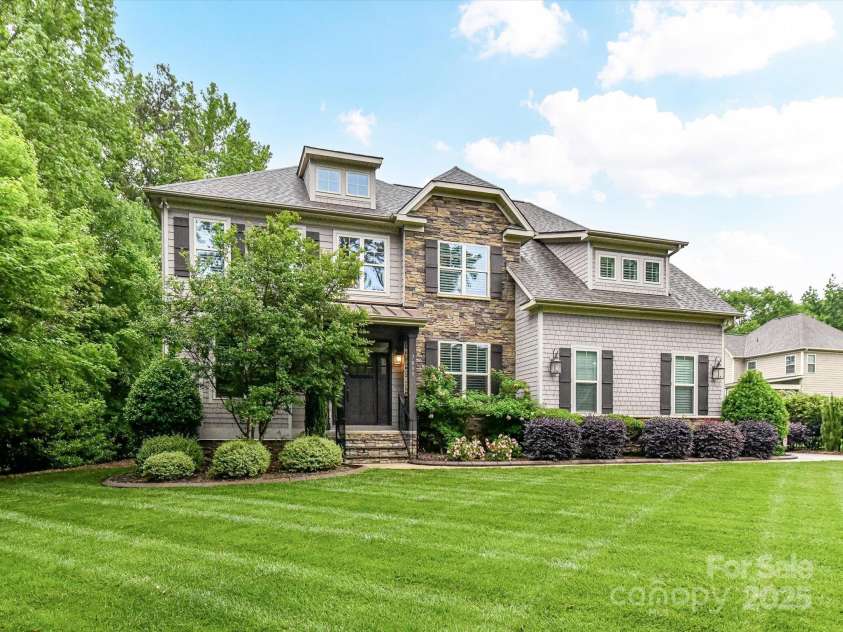 7809 Greenfield Drive, Charlotte, NC 28270.  MLS# CAR4248622, YatesRealty ID 10078. 