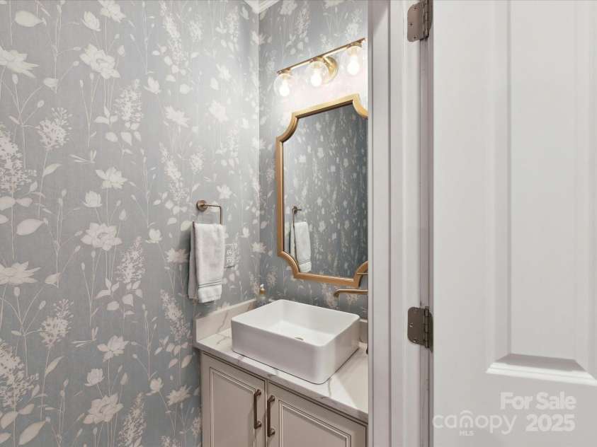 7809 Greenfield Drive, Charlotte, NC 28270.  MLS# CAR4248622, YatesRealty ID 10078. 