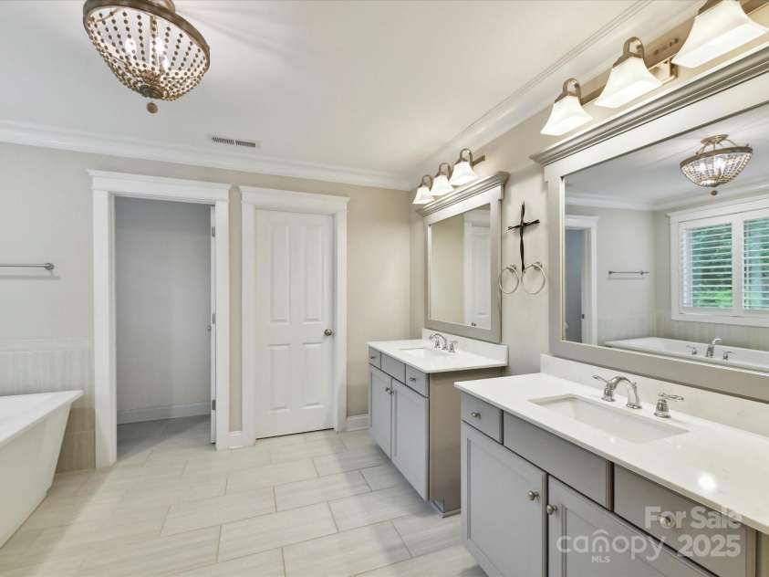 7809 Greenfield Drive, Charlotte, NC 28270.  MLS# CAR4248622, YatesRealty ID 10078. 