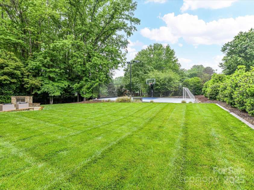 7809 Greenfield Drive, Charlotte, NC 28270.  MLS# CAR4248622, YatesRealty ID 10078. 