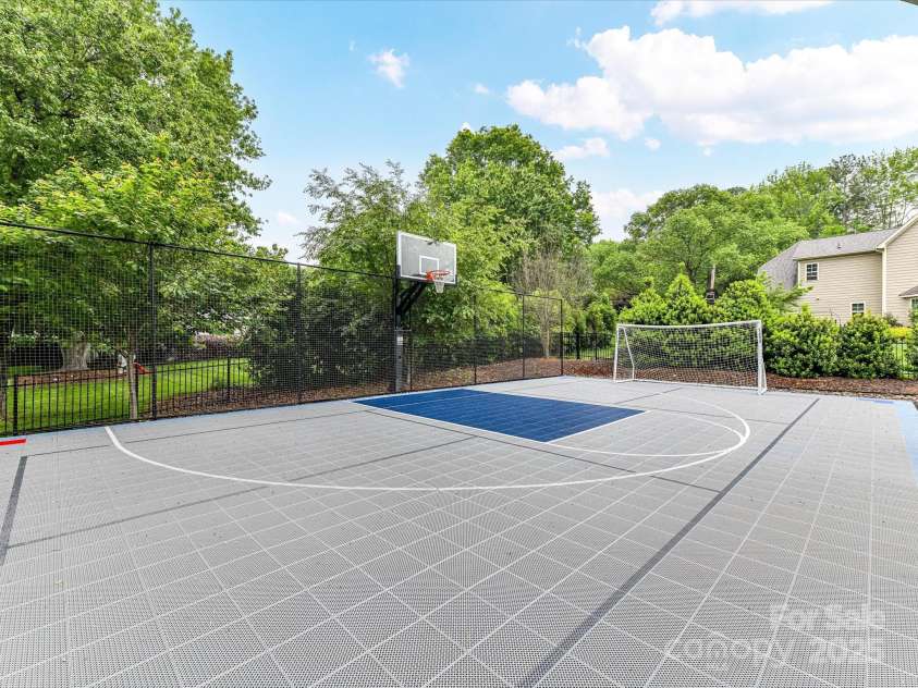 7809 Greenfield Drive, Charlotte, NC 28270.  MLS# CAR4248622, YatesRealty ID 10078. 