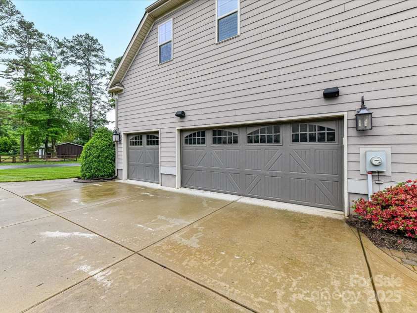 7809 Greenfield Drive, Charlotte, NC 28270.  MLS# CAR4248622, YatesRealty ID 10078. 