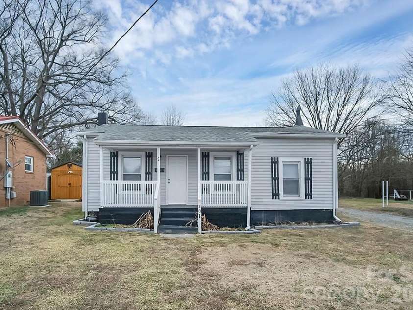 301 Jc Dellinger Road, Cherryville, NC 28021.  MLS# CAR4345270, YatesRealty ID 10079. 