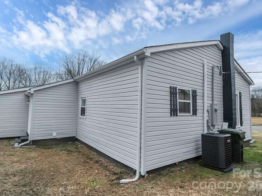 301 Jc Dellinger Road, Cherryville, NC 28021.  MLS# CAR4345270, YatesRealty ID 10079. 