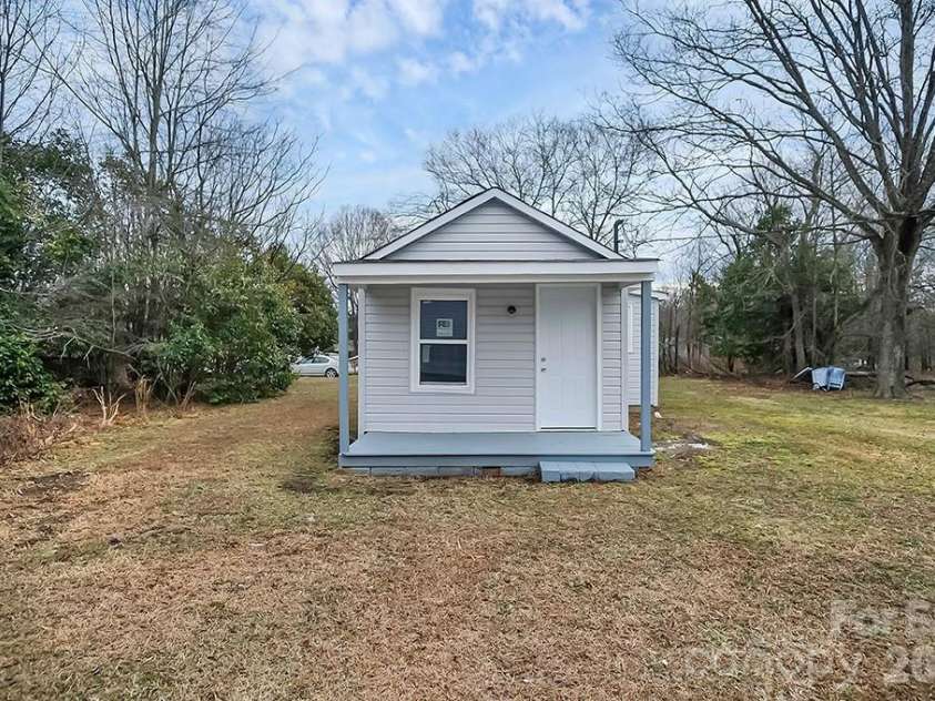 301 Jc Dellinger Road, Cherryville, NC 28021.  MLS# CAR4345270, YatesRealty ID 10079. 
