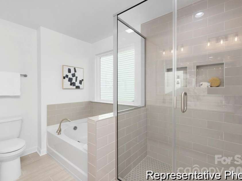 1823 Hunter Oaks Lane, Lincolnton, NC 28092.  MLS# CAR4337807, YatesRealty ID 1008. 