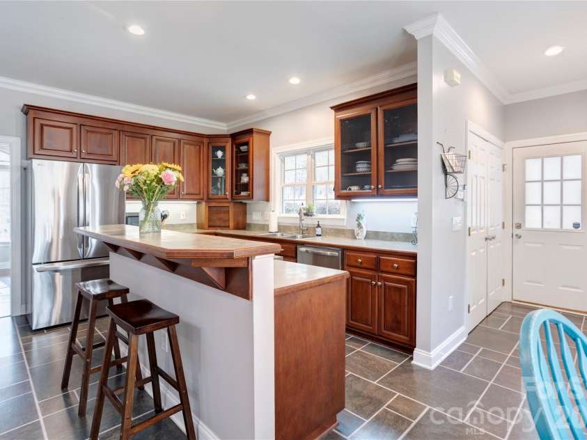 2715 Tabitha Lane, Concord, NC 28025.  MLS# CAR4366020, YatesRealty ID 10080. 