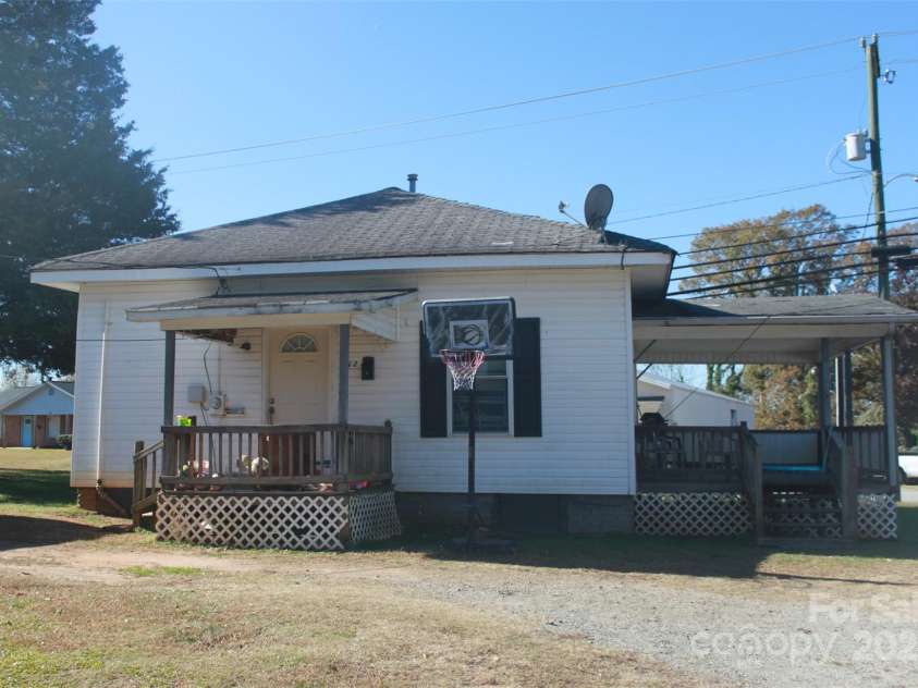 112 Eastside Drive, Forest City, NC 28043.  MLS# CAR4322221, YatesRealty ID 10081. 