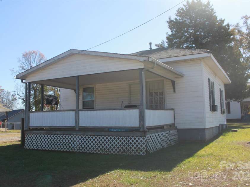 112 Eastside Drive, Forest City, NC 28043.  MLS# CAR4322221, YatesRealty ID 10081. 