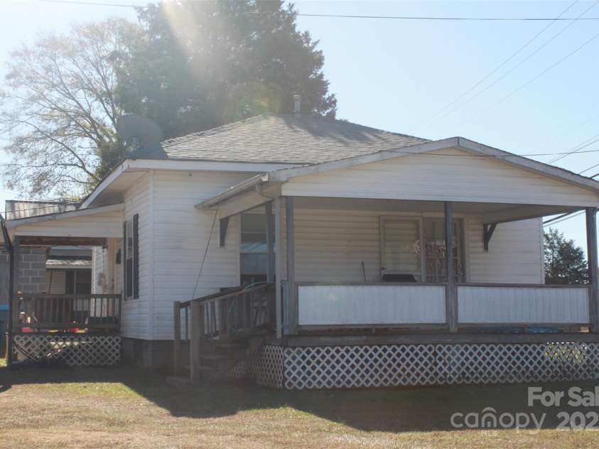 112 Eastside Drive, Forest City, NC 28043.  MLS# CAR4322221, YatesRealty ID 10081. 