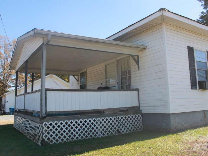 112 Eastside Drive, Forest City, NC 28043.  MLS# CAR4322221, YatesRealty ID 10081. 