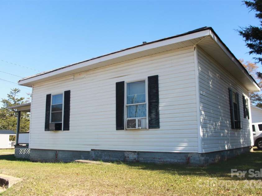112 Eastside Drive, Forest City, NC 28043.  MLS# CAR4322221, YatesRealty ID 10081. 