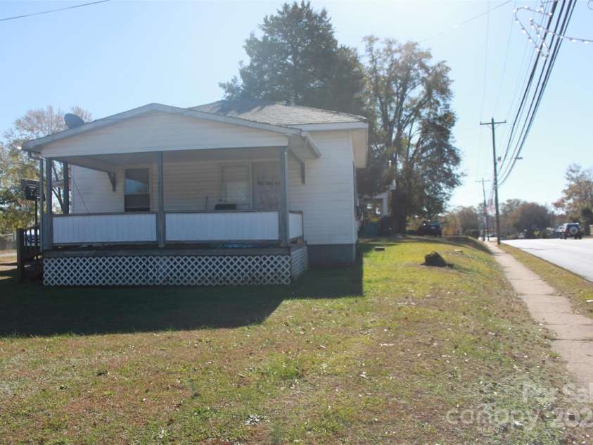 112 Eastside Drive, Forest City, NC 28043.  MLS# CAR4322221, YatesRealty ID 10081. 
