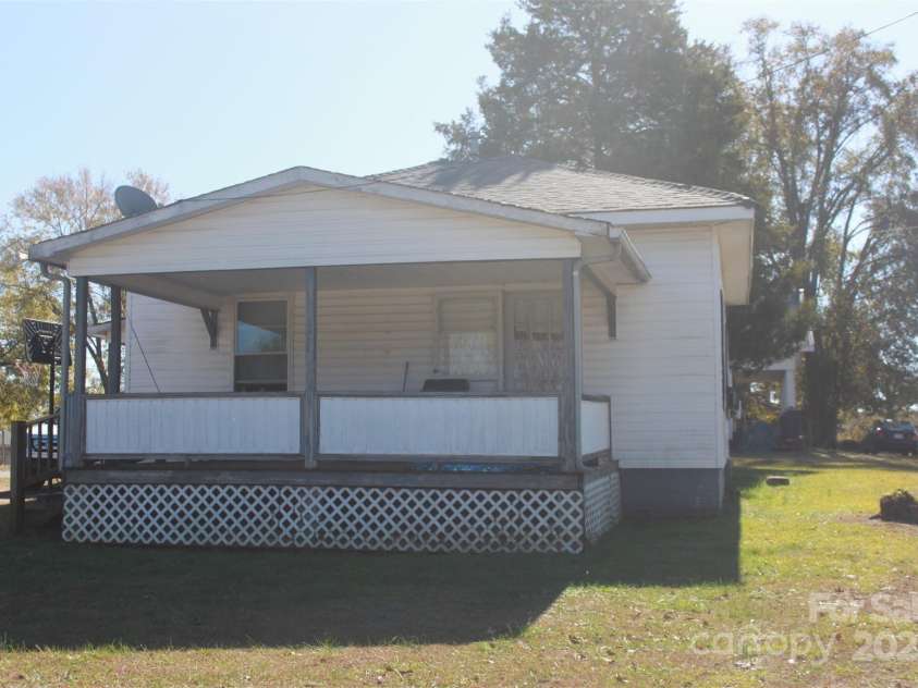 112 Eastside Drive, Forest City, NC 28043.  MLS# CAR4322221, YatesRealty ID 10081. 