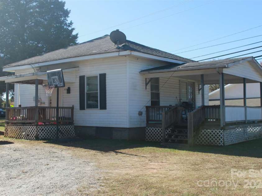 112 Eastside Drive, Forest City, NC 28043.  MLS# CAR4322221, YatesRealty ID 10081. 