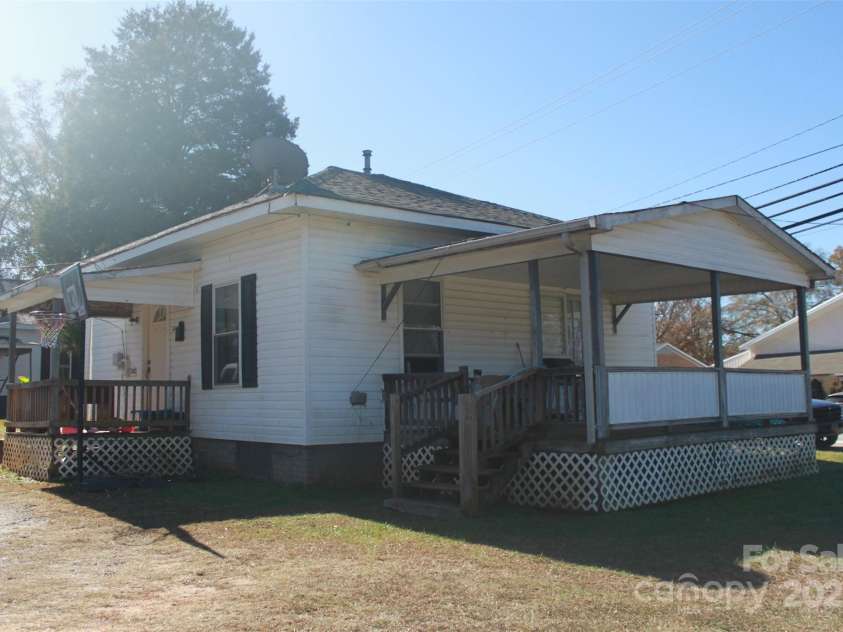112 Eastside Drive, Forest City, NC 28043.  MLS# CAR4322221, YatesRealty ID 10081. 