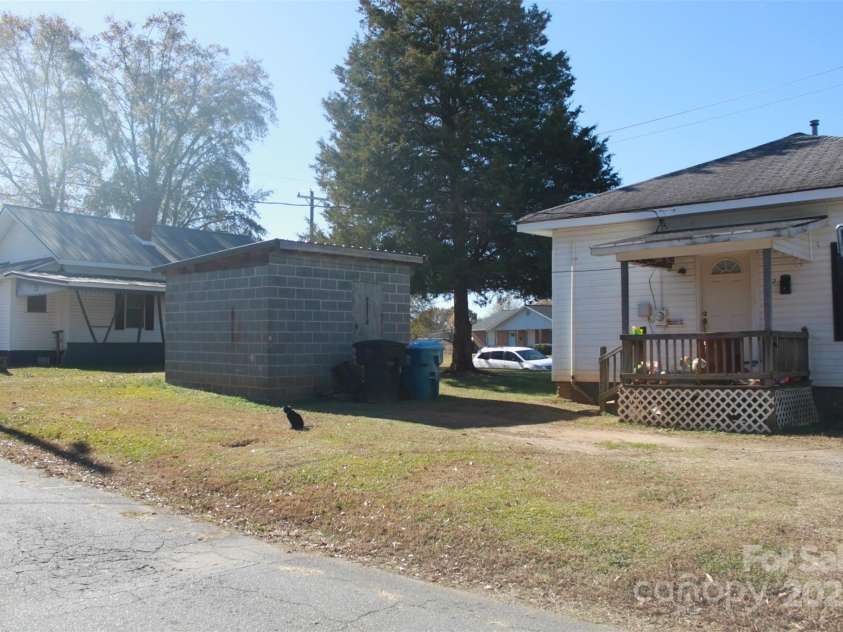112 Eastside Drive, Forest City, NC 28043.  MLS# CAR4322221, YatesRealty ID 10081. 