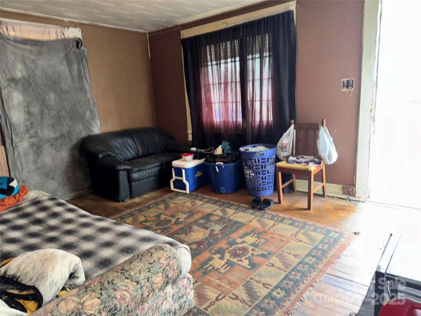 302 Melrose Drive, Concord, NC 28025.  MLS# CAR4253555, YatesRealty ID 10082. 