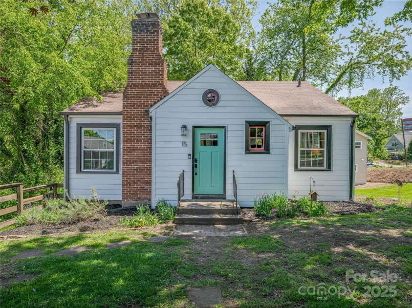 15 Pine Grove Avenue, Asheville, NC 28801.  MLS# CAR4252376, YatesRealty ID 10084. 