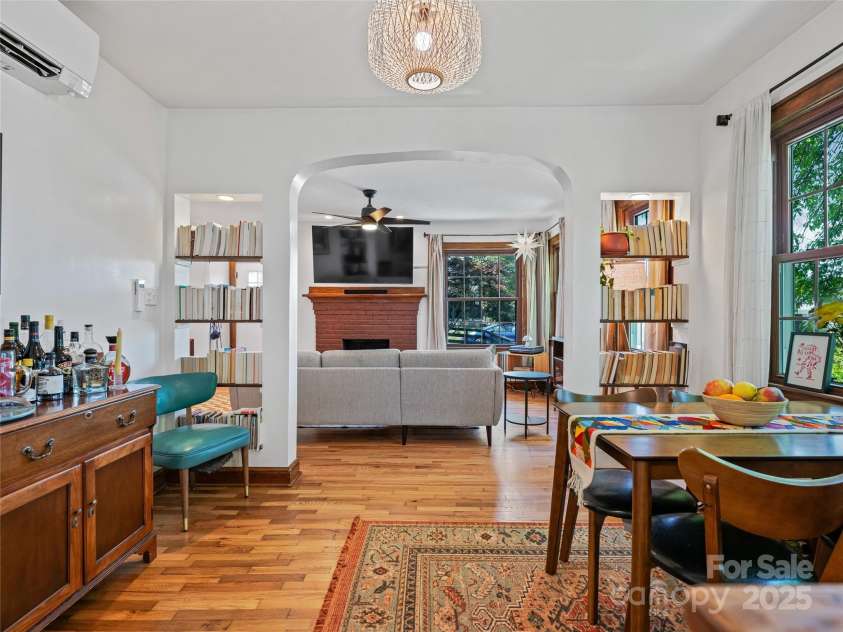 15 Pine Grove Avenue, Asheville, NC 28801.  MLS# CAR4252376, YatesRealty ID 10084. 