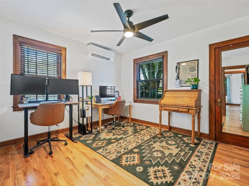 15 Pine Grove Avenue, Asheville, NC 28801.  MLS# CAR4252376, YatesRealty ID 10084. 