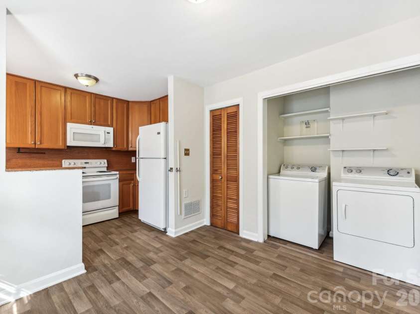 1334 Briar Creek Road, Charlotte, NC 28205.  MLS# CAR4341561, YatesRealty ID 10085. 