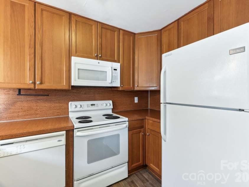 1334 Briar Creek Road, Charlotte, NC 28205.  MLS# CAR4341561, YatesRealty ID 10085. 