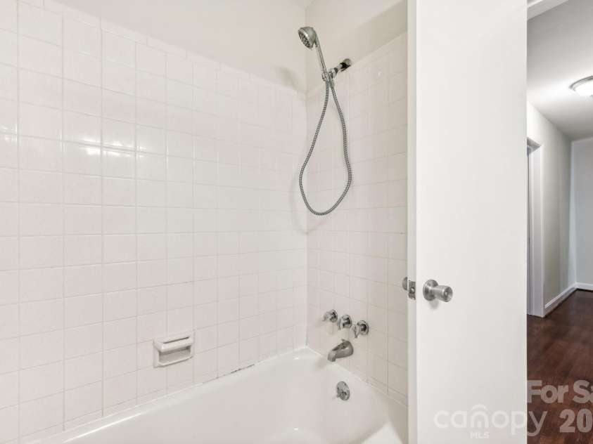 1334 Briar Creek Road, Charlotte, NC 28205.  MLS# CAR4341561, YatesRealty ID 10085. 
