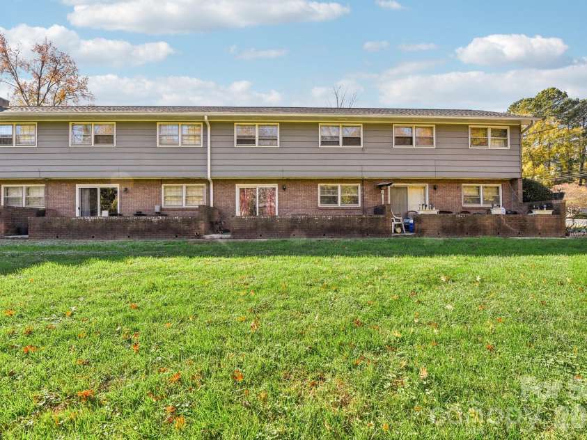 1334 Briar Creek Road, Charlotte, NC 28205.  MLS# CAR4341561, YatesRealty ID 10085. 