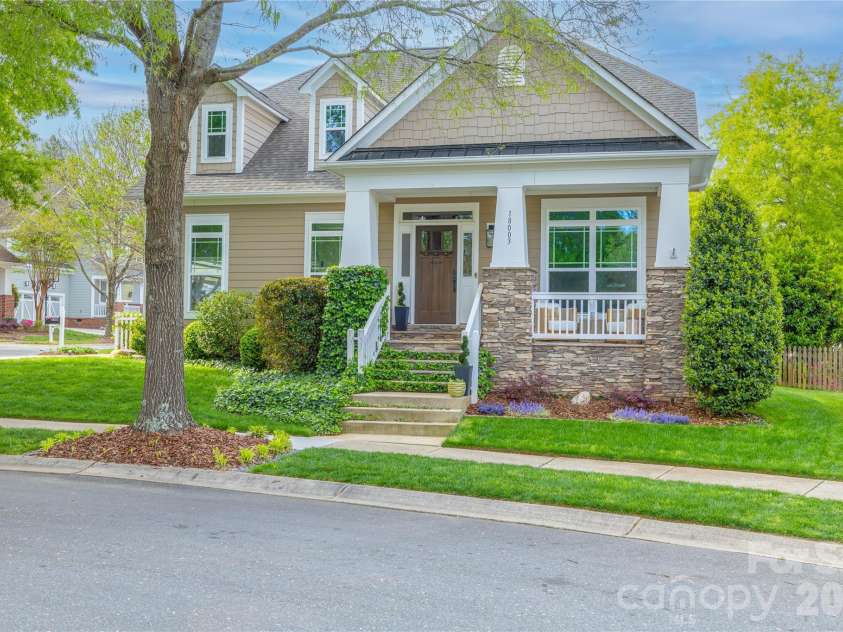 18003 Northport Drive, Cornelius, NC 28031.  MLS# CAR4366451, YatesRealty ID 10086. 