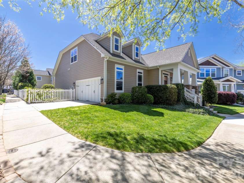 18003 Northport Drive, Cornelius, NC 28031.  MLS# CAR4366451, YatesRealty ID 10086. 