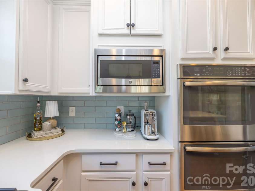18003 Northport Drive, Cornelius, NC 28031.  MLS# CAR4366451, YatesRealty ID 10086. 