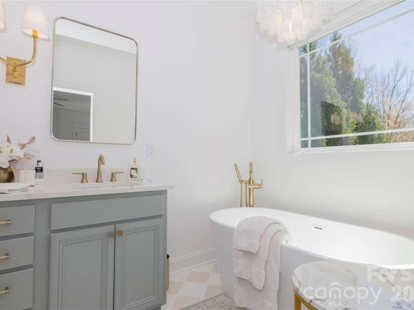18003 Northport Drive, Cornelius, NC 28031.  MLS# CAR4366451, YatesRealty ID 10086. 