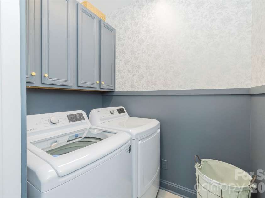18003 Northport Drive, Cornelius, NC 28031.  MLS# CAR4366451, YatesRealty ID 10086. 