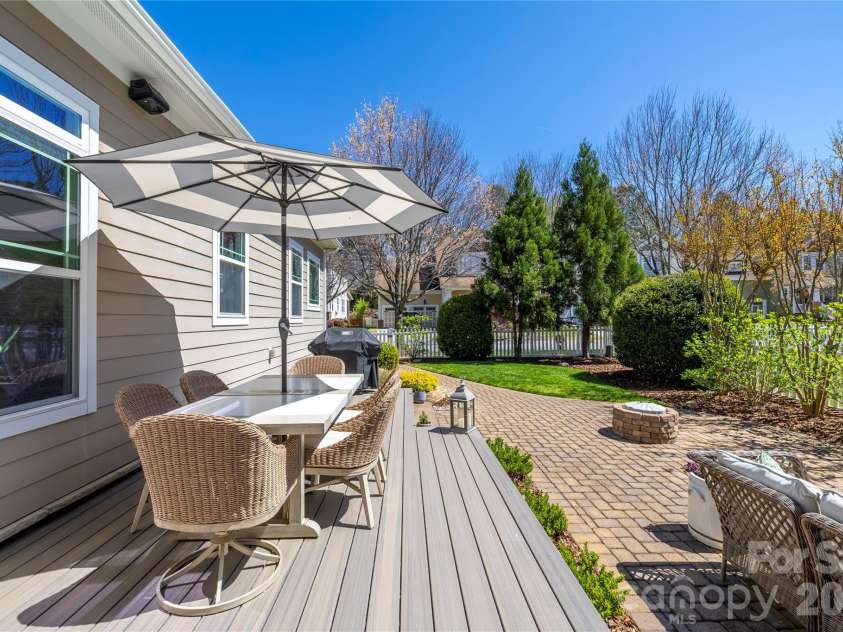 18003 Northport Drive, Cornelius, NC 28031.  MLS# CAR4366451, YatesRealty ID 10086. 