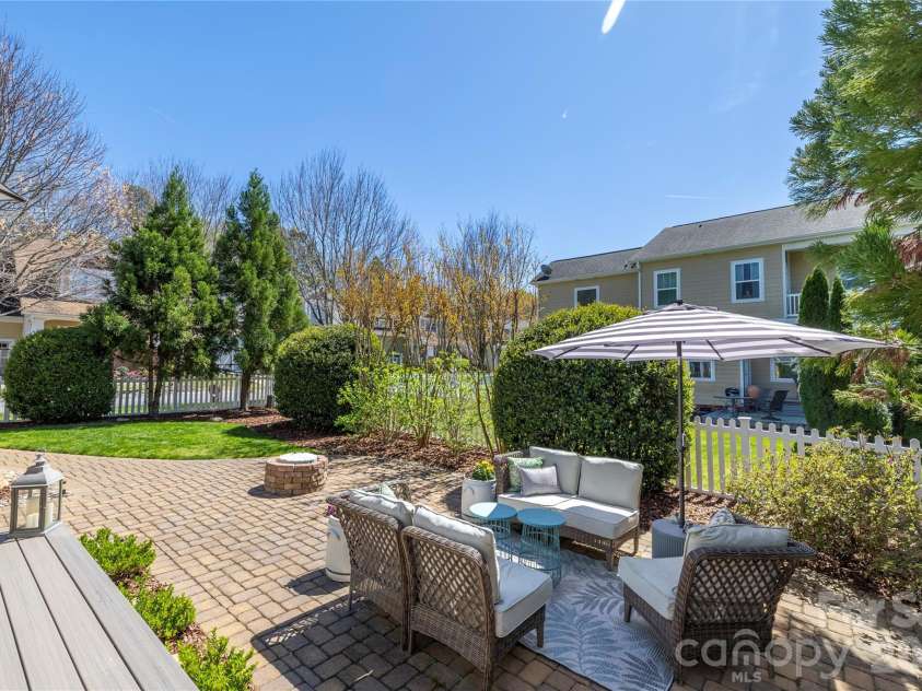 18003 Northport Drive, Cornelius, NC 28031.  MLS# CAR4366451, YatesRealty ID 10086. 