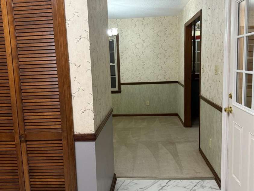 3498 Yorkland Drive, Hickory, NC 28601.  MLS# CAR4249082, YatesRealty ID 10086. 