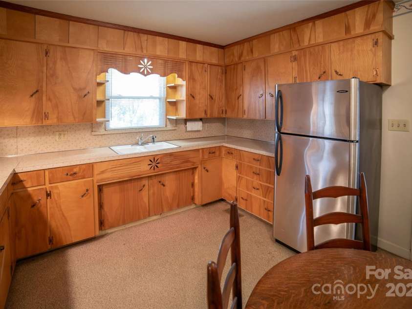 1052 Orchard Street, Valdese, NC 28690.  MLS# CAR4223155, YatesRealty ID 10087. Plenty of cabinet space