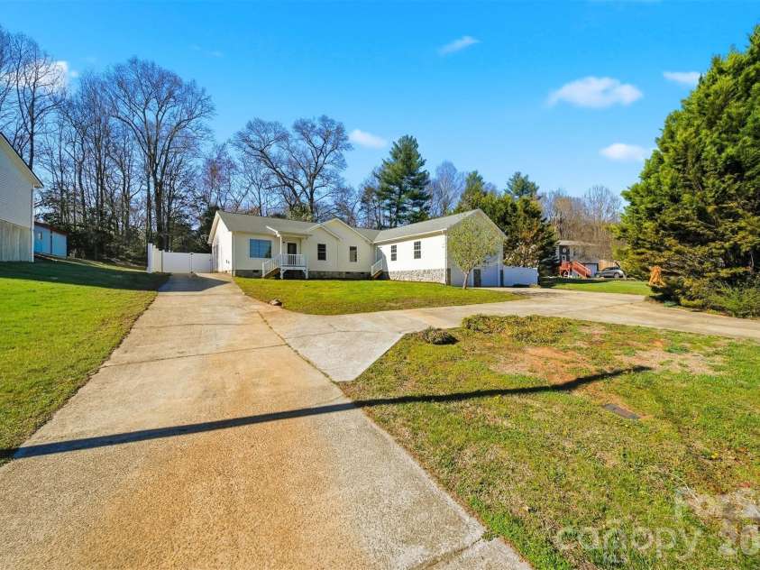 4771 Petra Mill Road, Granite Falls, NC 28630.  MLS# CAR4355245, YatesRealty ID 10087. 