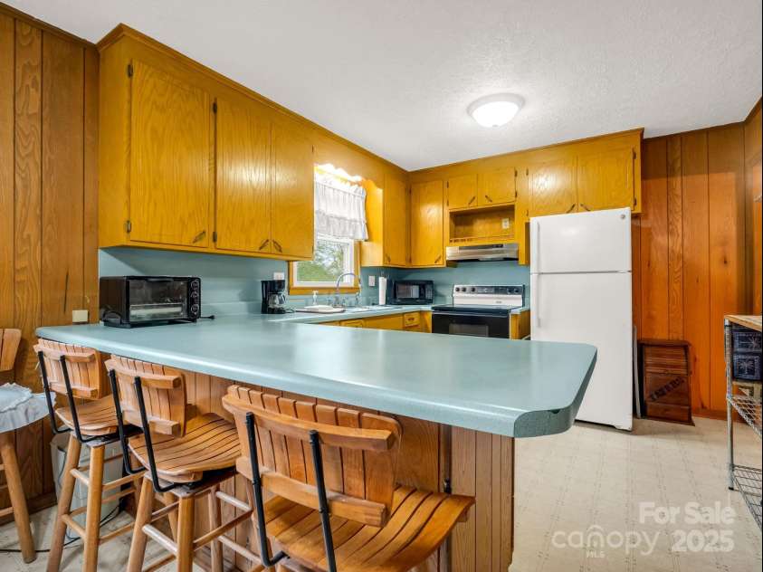 1309 Briarcliff Road, Shelby, NC 28152.  MLS# CAR4244726, YatesRealty ID 10089. 