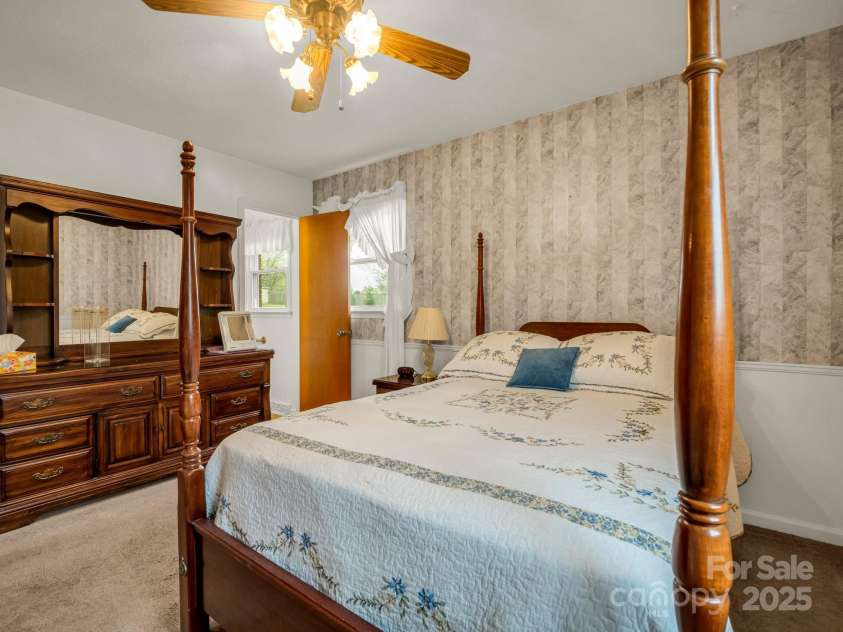 1309 Briarcliff Road, Shelby, NC 28152.  MLS# CAR4244726, YatesRealty ID 10089. 